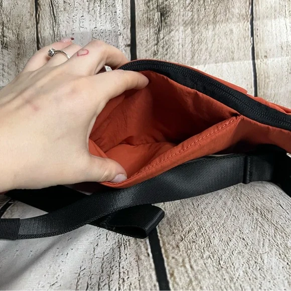 Lululemon Canyon Orange Belt Bag - Picture 5 of 12